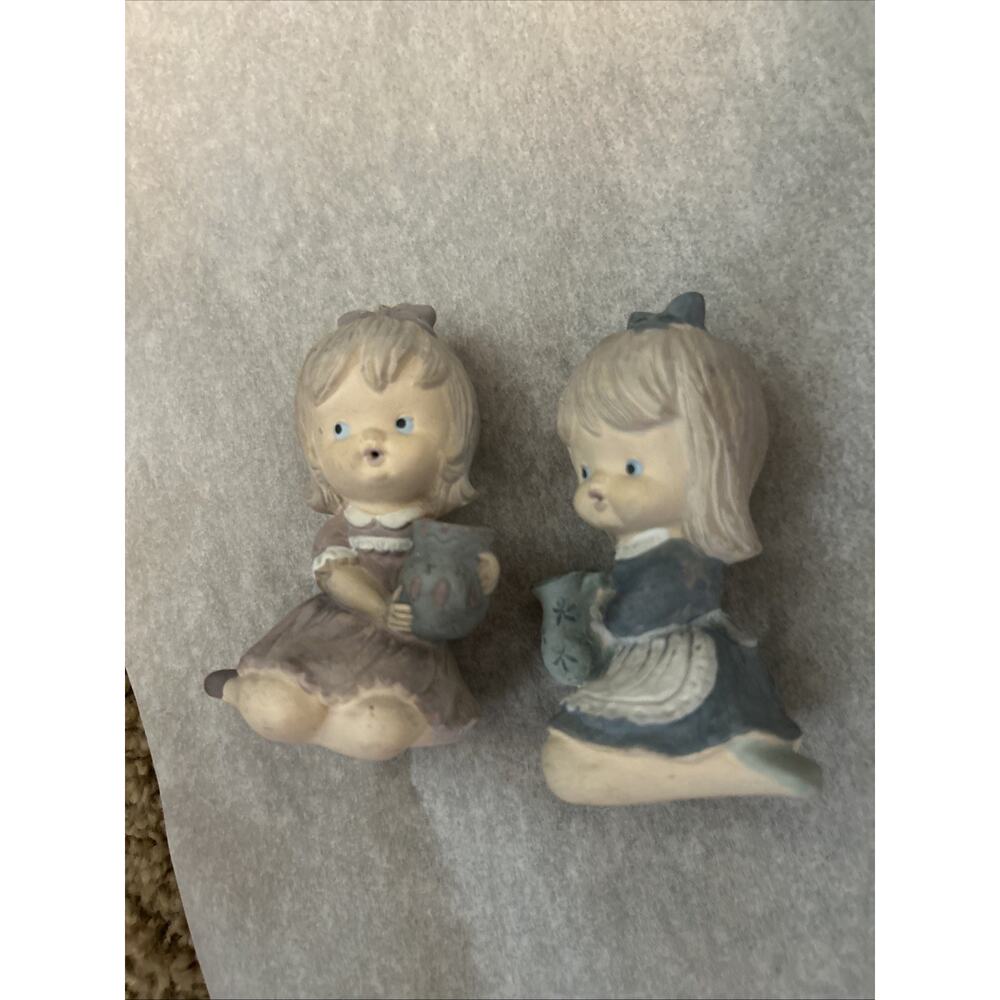 2 VINTAGE GIRL FIGURINES JAPAN Sitting Water Pitcher Hand Painted Ceramic - Picture 3 of 8